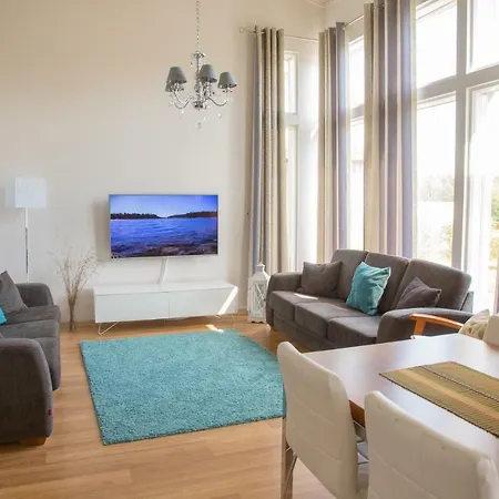 Villa Green Holliday Village *